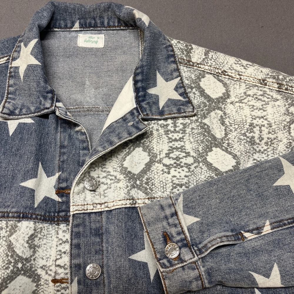 Blue Buttercup Boutique Denim Stars Rattlesnake Print Jeans Jacket Size M Fits L